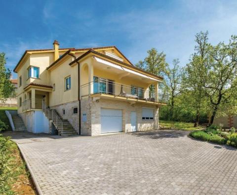 Lenyűgöző ház Rijekában, Srdociban, csendes környezetben, tengerre néző kilátással 