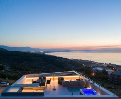 Modern villa tengerre néző kilátással Split területén - pic 2