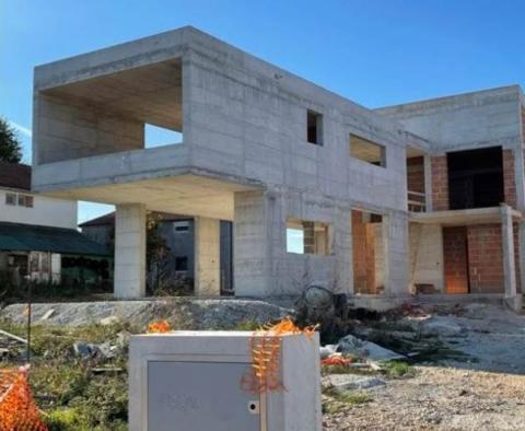 Moderne Villa von makelloser Eleganz in der Gegend von Poreč, 5 km vom Meer entfernt, mit weitem Meerblick - foto 10