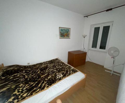 Wohnung zum Verkauf im Zentrum von Rovinj, nur 65 Meter vom Meer entfernt - foto 5