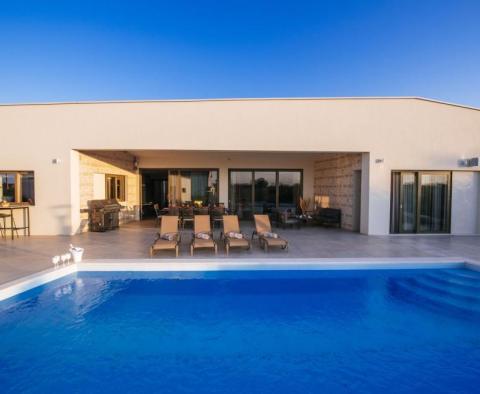 Champaigne sparkling luxury holiday villa in Zadar area, on 3030 sq.m. of land! - pic 39