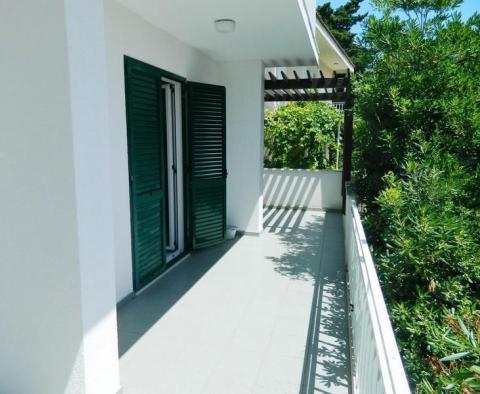 Self-standing apart-house of 4 apartments in Baska Voda just a few meters from the beach - pic 8