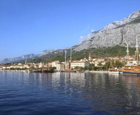 House for sale in the centre of Makarska, second row to the sea 