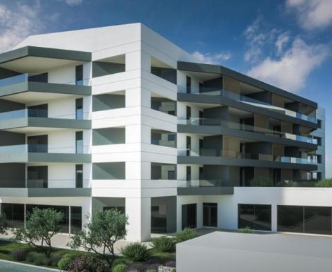 90 lakásos projekt Trogir központjában 