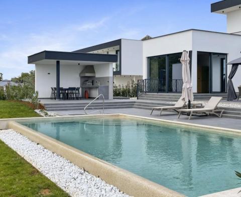 Moderne Villa im hedonistischen Stil in Kastelir-Labinci mit weitem Meerblick - foto 3