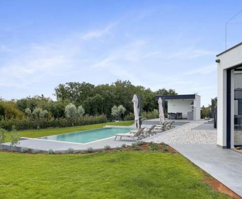 Moderne Villa im hedonistischen Stil in Kastelir-Labinci mit weitem Meerblick - foto 8