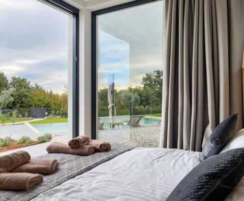 Moderne Villa im hedonistischen Stil in Kastelir-Labinci mit weitem Meerblick - foto 14