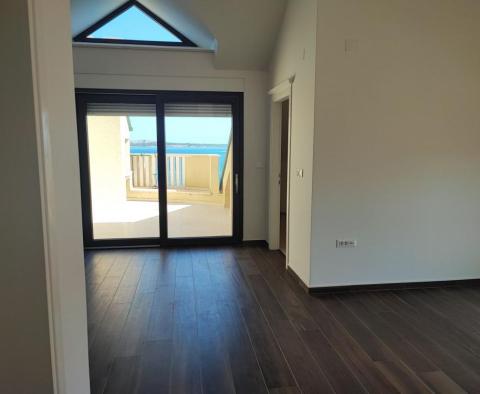 Apartment with 3 bedrooms in a new building on the first row to the sea - pic 5