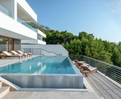 Unique new modern villa in Baska Voda, with indoor and outdoor swimming pools, just 150 meters from the beachline! - pic 2