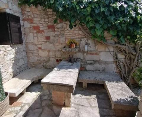 Gyönyörű villa Umag külvárosában, mindössze 250 méterre a tengertől, zöld pázsiton keresztül - pic 25