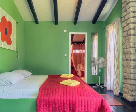 Gyönyörű villa Umag külvárosában, mindössze 250 méterre a tengertől, zöld pázsiton keresztül - pic 39