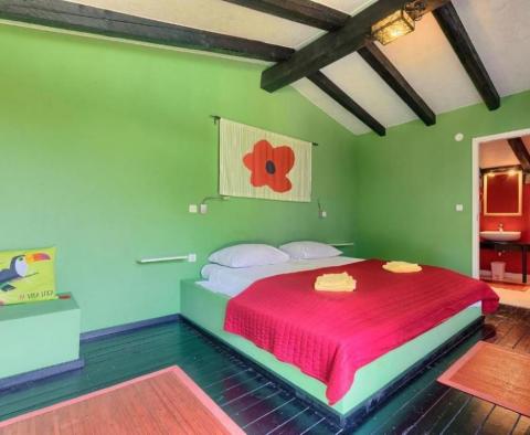 Gyönyörű villa Umag külvárosában, mindössze 250 méterre a tengertől, zöld pázsiton keresztül - pic 40