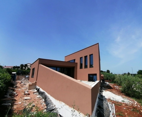 Modernly designed villa with swimming pool just 2 km from sea in Novigrad - pic 4