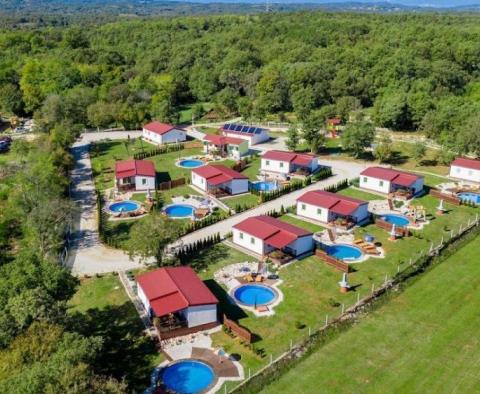 Complex of mobile homes with swimming pools in Tinjan, on 8.000m2 