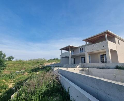 Úžasná luxusní vila s okouzlujícím výhledem na Istrii ve Vizinadě - pic 8