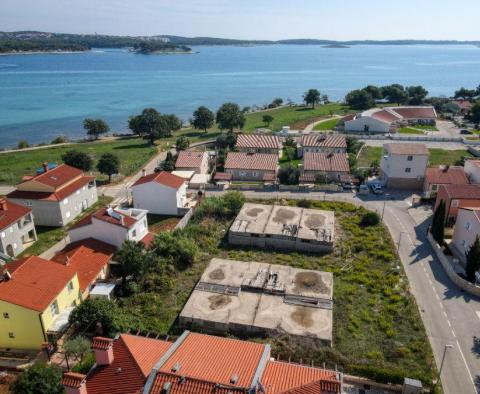 Investment project - land plot with valid building permit and finished basement just 80 meters from the sea - pic 13