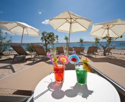 Apart-hotel by the beach on Pag, Novalja - pic 2