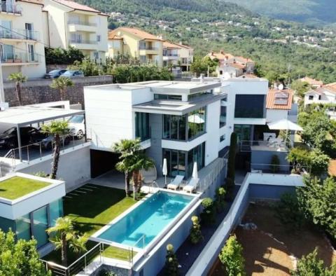 Luxus villa gyönyörű kilátással a tengerre, úszómedencével Lovranban - pic 7