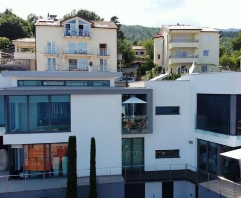 Luxus villa gyönyörű kilátással a tengerre, úszómedencével Lovranban - pic 11