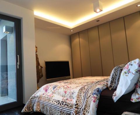 Luxus villa gyönyörű kilátással a tengerre, úszómedencével Lovranban - pic 74