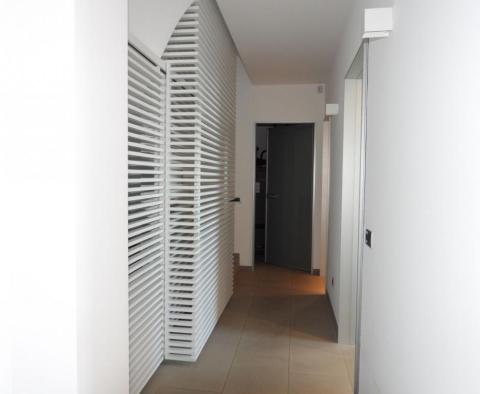 Luxus villa gyönyörű kilátással a tengerre, úszómedencével Lovranban - pic 79