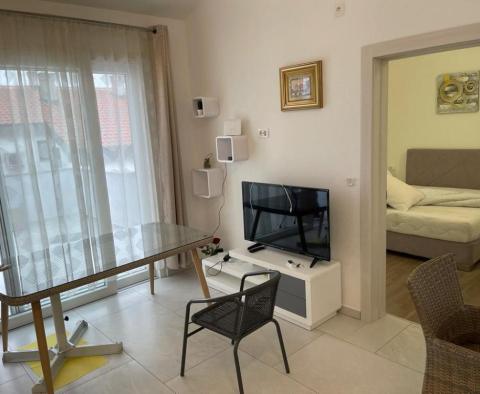 Vízparti új penthouse 4 hálószobával Ciziciben, közvetlenül a tengerparton, rezidencia úszómedencével - pic 16