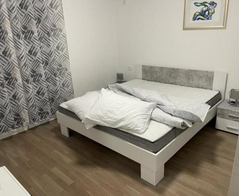 Vízparti új penthouse 4 hálószobával Ciziciben, közvetlenül a tengerparton, rezidencia úszómedencével - pic 20