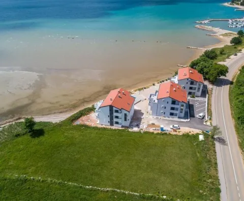 Waterfront new penthouse with 4 bedrooms in Cizici right by the beach, residence with swimming pool - pic 2 Waterfront new penthouse with 4 bedrooms in Cizici right by the beach, residence with swimming pool - pic 2