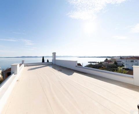 Luxus-Penthouse in einer neuen Residenz in Diklo, nur 40 Meter vom Strand entfernt 