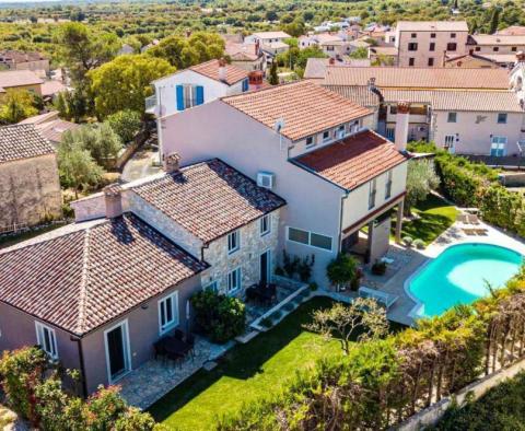 Villa für Mini-Hotel mit 12 Zimmern und Pool, Bale 