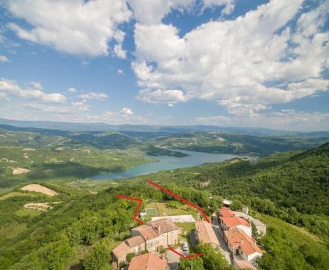 Baugrundstück mit Genehmigung zum Bau einer modernen Villa mit wunderschönem Blick auf den Butoniga-See - foto 6