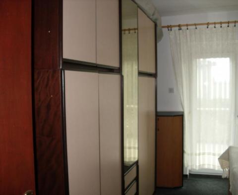 Doppelhaushälfte mit 3 Schlafzimmern, Krk - foto 25