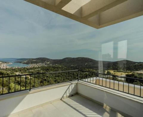 Luxus modern villa lélegzetelállító kilátással Viniscében - pic 20