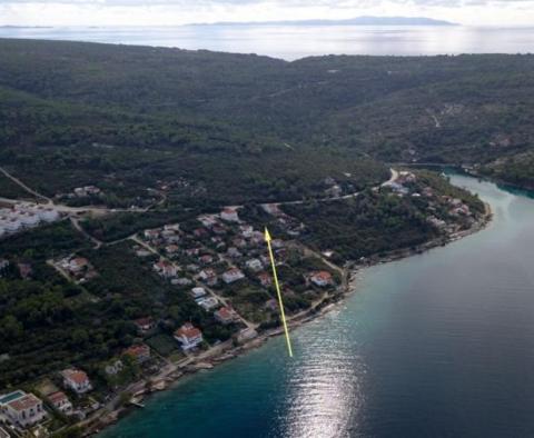 Urbanized land plot for sale on Solta just 90 meters from the sea - pic 3