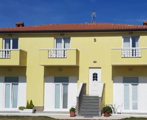 Apart-house with 5 apartments in Umag area, 3 km from the sea - pic 3