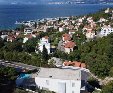 An exclusive villa of 400m2 with a swimming pool and a panoramic view of the sea in Opatija - pic 6