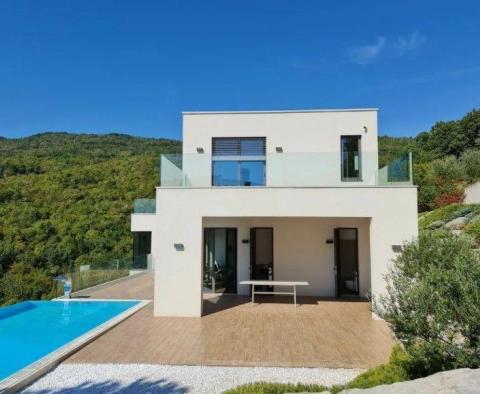 An exclusive villa of 400m2 with a swimming pool and a panoramic view of the sea in Opatija - pic 11