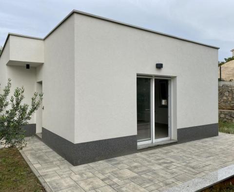 Modern exclusive new building in Kostrena just 300 meters from the sea - ground floor apartment with garden 400m2, apartment 42m2 and garage 100m2 - pic 3