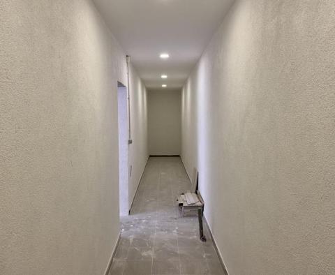 Moderner exklusiver Neubau in Kostrena nur 300 Meter vom Meer entfernt - Erdgeschosswohnung mit Garten 400m2, Wohnung 42m2 und Garage 100m2 - foto 15