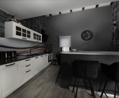 Krásná autentická vila na ostrově Krk s bazénem a designovou rekonstrukcí - pic 18