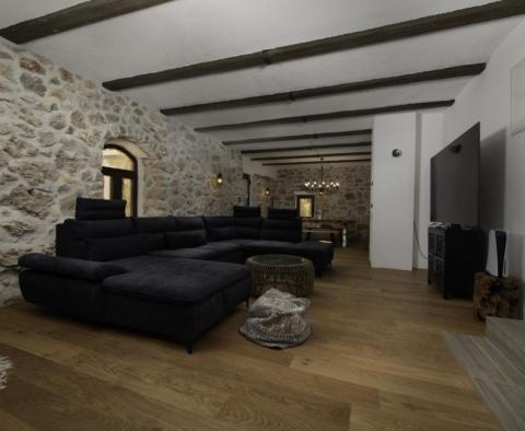 Krásná autentická vila na ostrově Krk s bazénem a designovou rekonstrukcí - pic 20