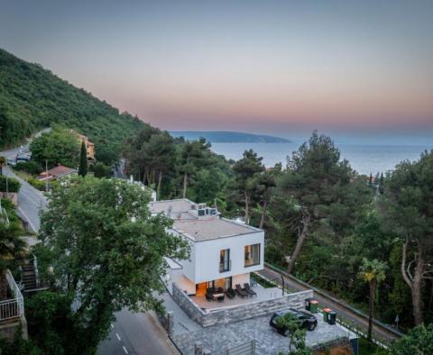 Grande villa pour investir à Mošćenička Draga à seulement 500 mètres de la mer - pic 3