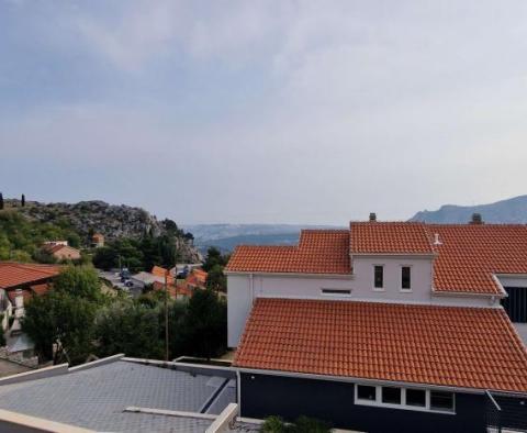 House near famous Klis fortress protecting Split - pic 6