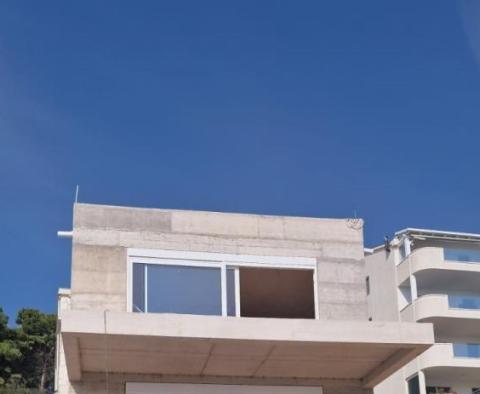 Modern villa on Ciovo, Rastici district, with open sea views and swimming pool - pic 8