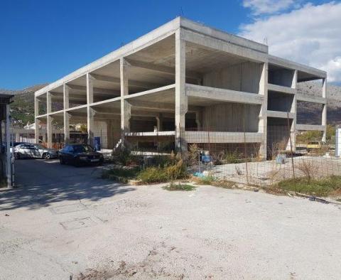 Hôtel incomplet à vendre à seulement 50 mètres de la mer dans la région de Split - pic 13