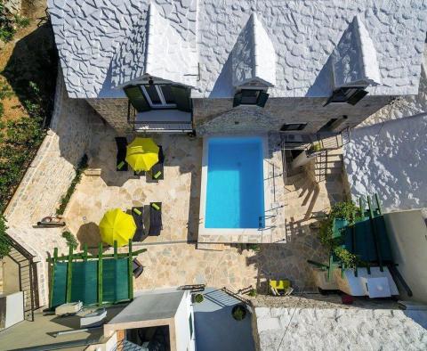 Complex of two renovated villas with swimming pool in Baska Voda - pic 31