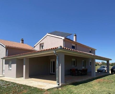 Spacious house in Fažana just 1 km from the sea, on 5051 sq.m. land plot 