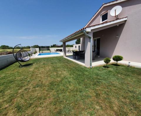 Spacious house in Fažana just 1 km from the sea, on 5051 sq.m. land plot - pic 4