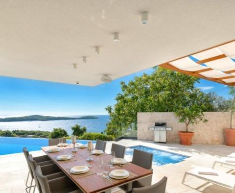 Hochmoderne Luxusvilla auf Hvar, nur 300 Meter vom Meer entfernt - foto 8