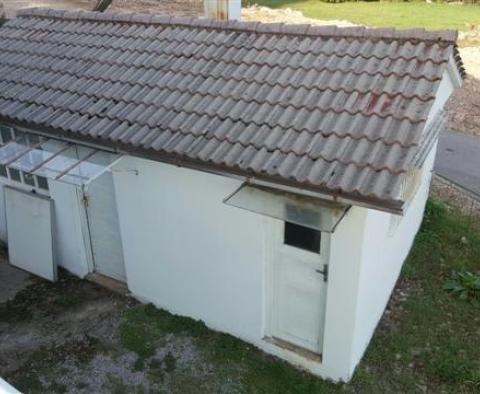 Samostatně stojící dům 279 m2 s výhledem na moře v Pobri nad Opatijí s pozemkem 1100 m2 - pic 80